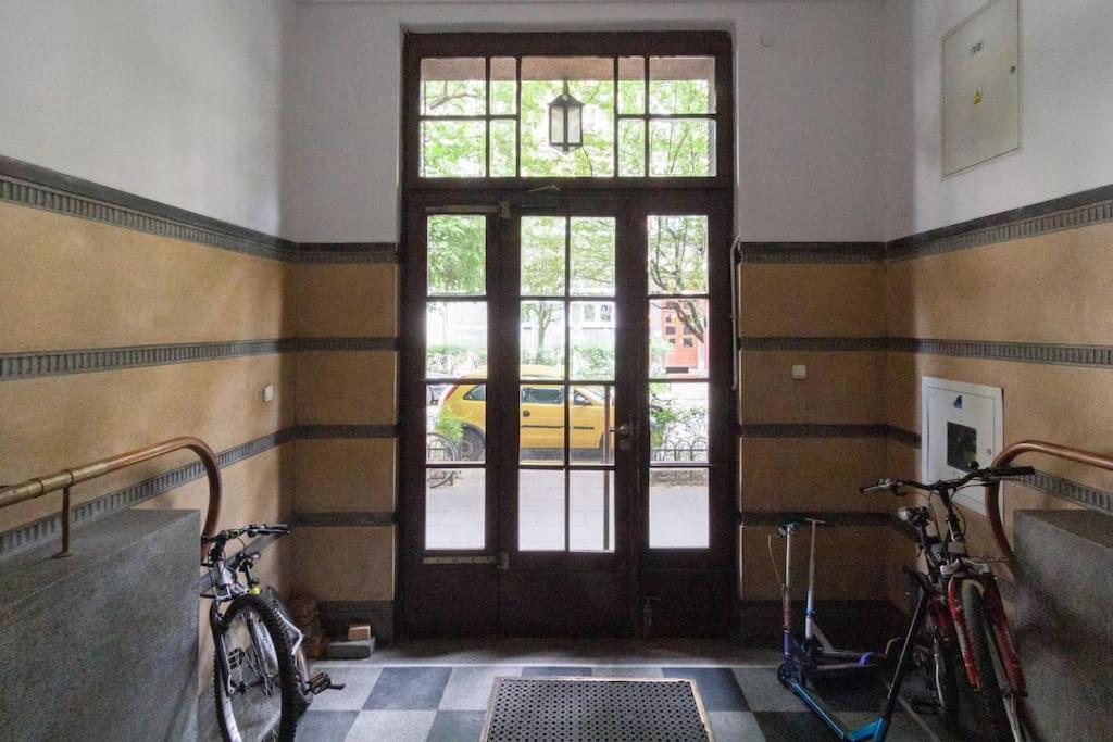 May A Studio Krakow Bagian luar foto