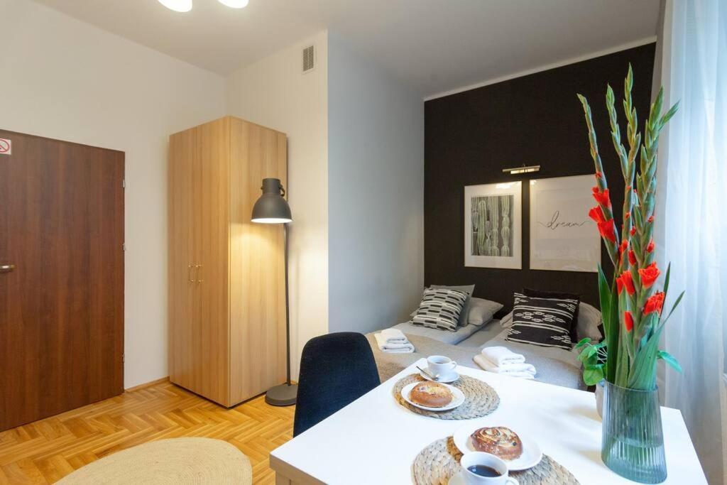 May A Studio Krakow Bagian luar foto